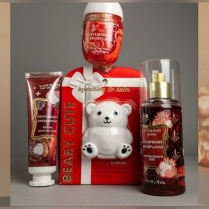 🍓Bath & Body Works Strawberry Snowflakes & Beary Cute Set